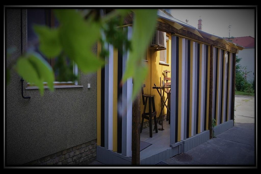 케치케메트 Happy Colours In Old Town 아파트 외부 사진